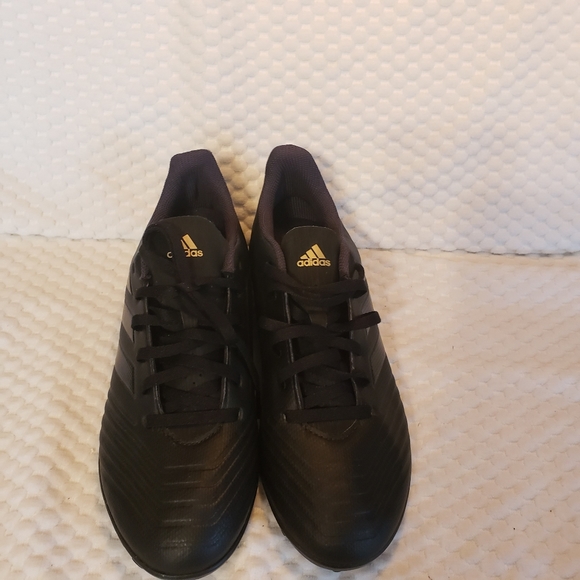 New Adidas soccer Predators 19.4 - Picture 3 of 5